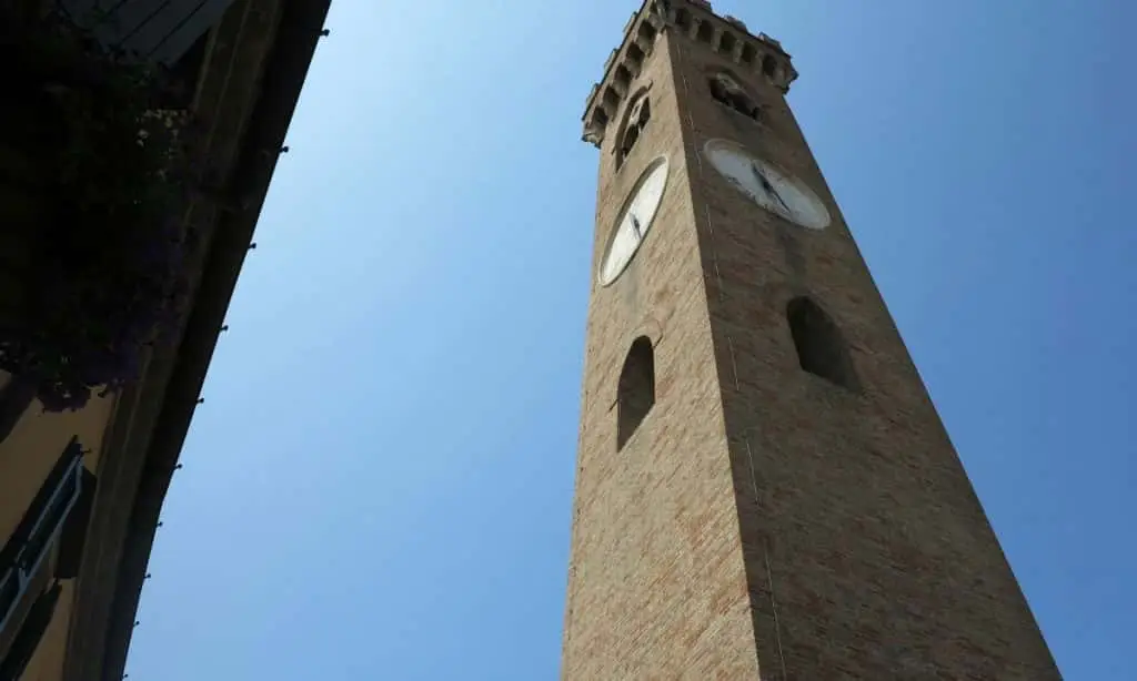 Torre campanaria