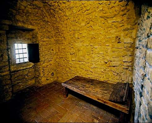 Una delle celle della Fortezza